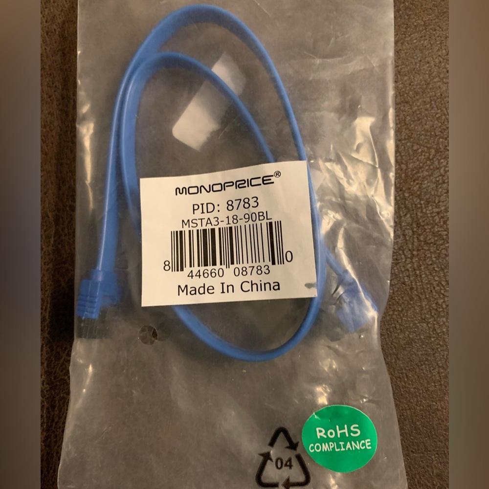 New Monoprice 18in SATA III MSTA3-18-90BL 6Gbps Data Cable Locking Latch Blue